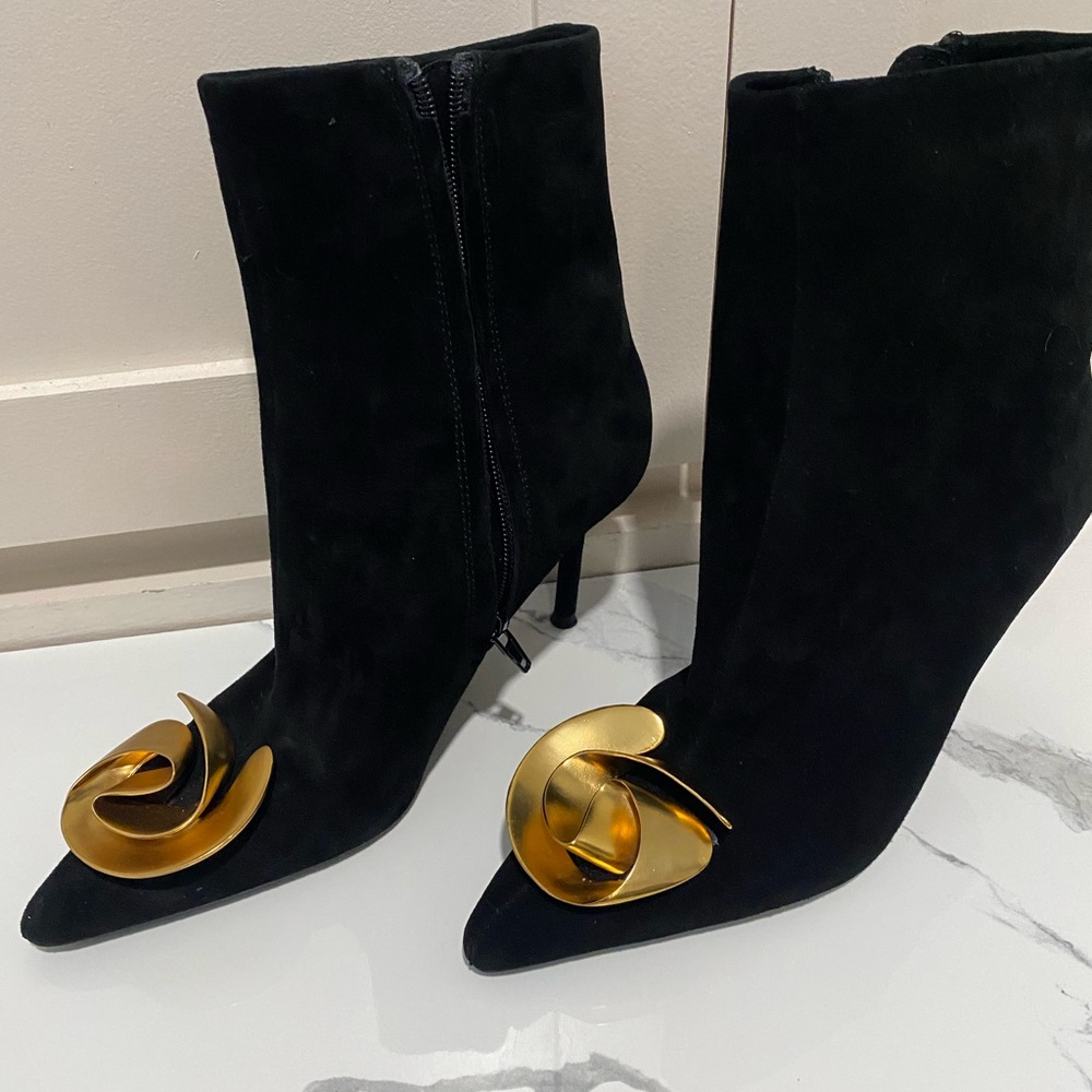 ZARA Black Suede Sculptural Gold Metal Flower Ankle Boots Size 37.